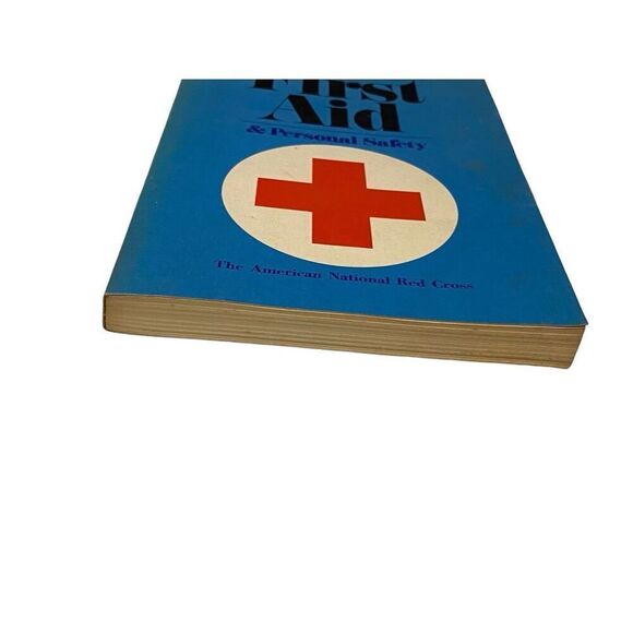 Standard First Aid And Personal Safety Paperback Book Health - Picture 3 of 11